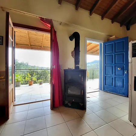 Kamares Valley Farm Amidst Olive Groves Apartamento *